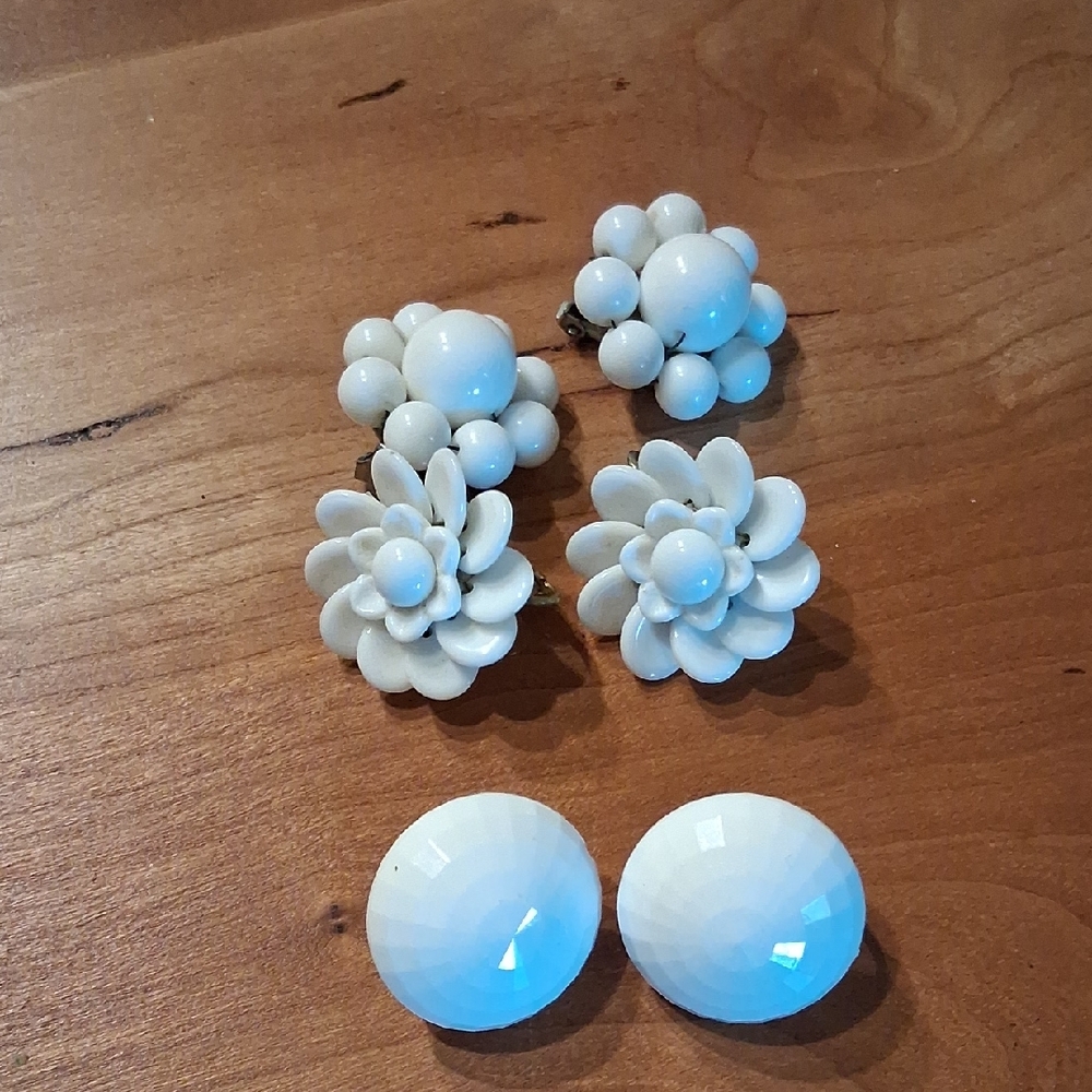 Vintage Clip White Floral and Beaded Earrings